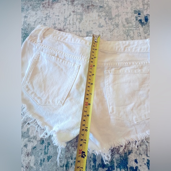 White Distressed Denim Shorts Size S (4-6) - Picture 10 of 13